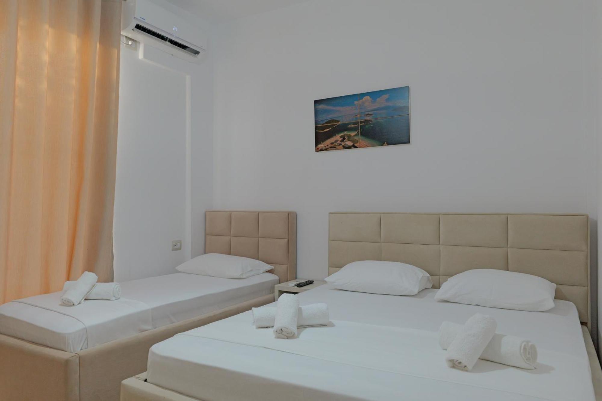 Hotel Veliaj Ксамил Экстерьер фото