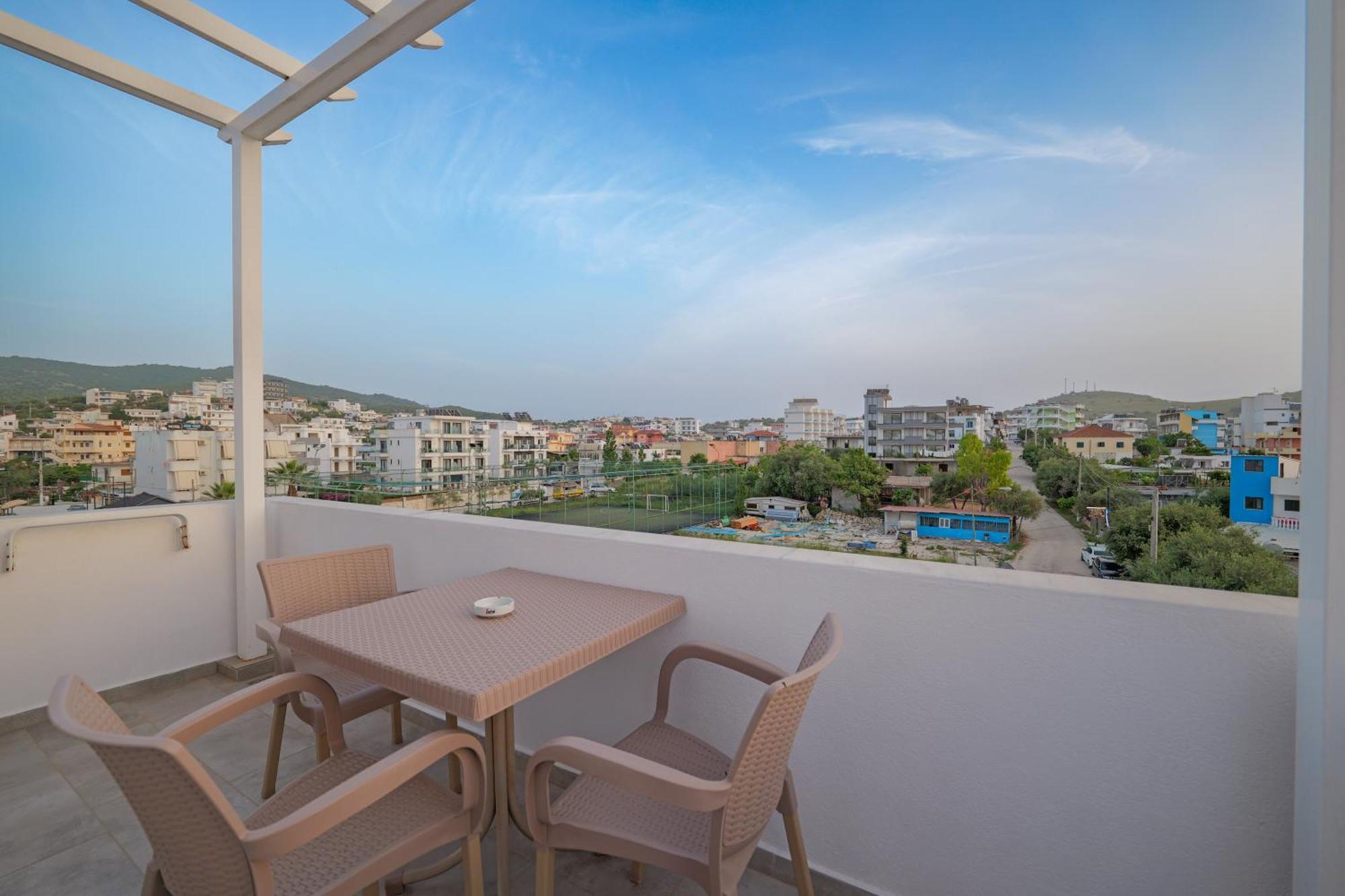 Hotel Veliaj Ксамил Экстерьер фото