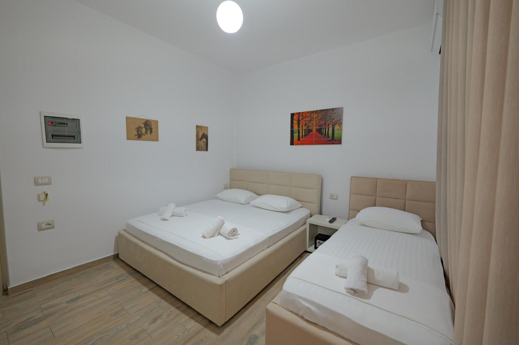 Hotel Veliaj Ксамил Экстерьер фото