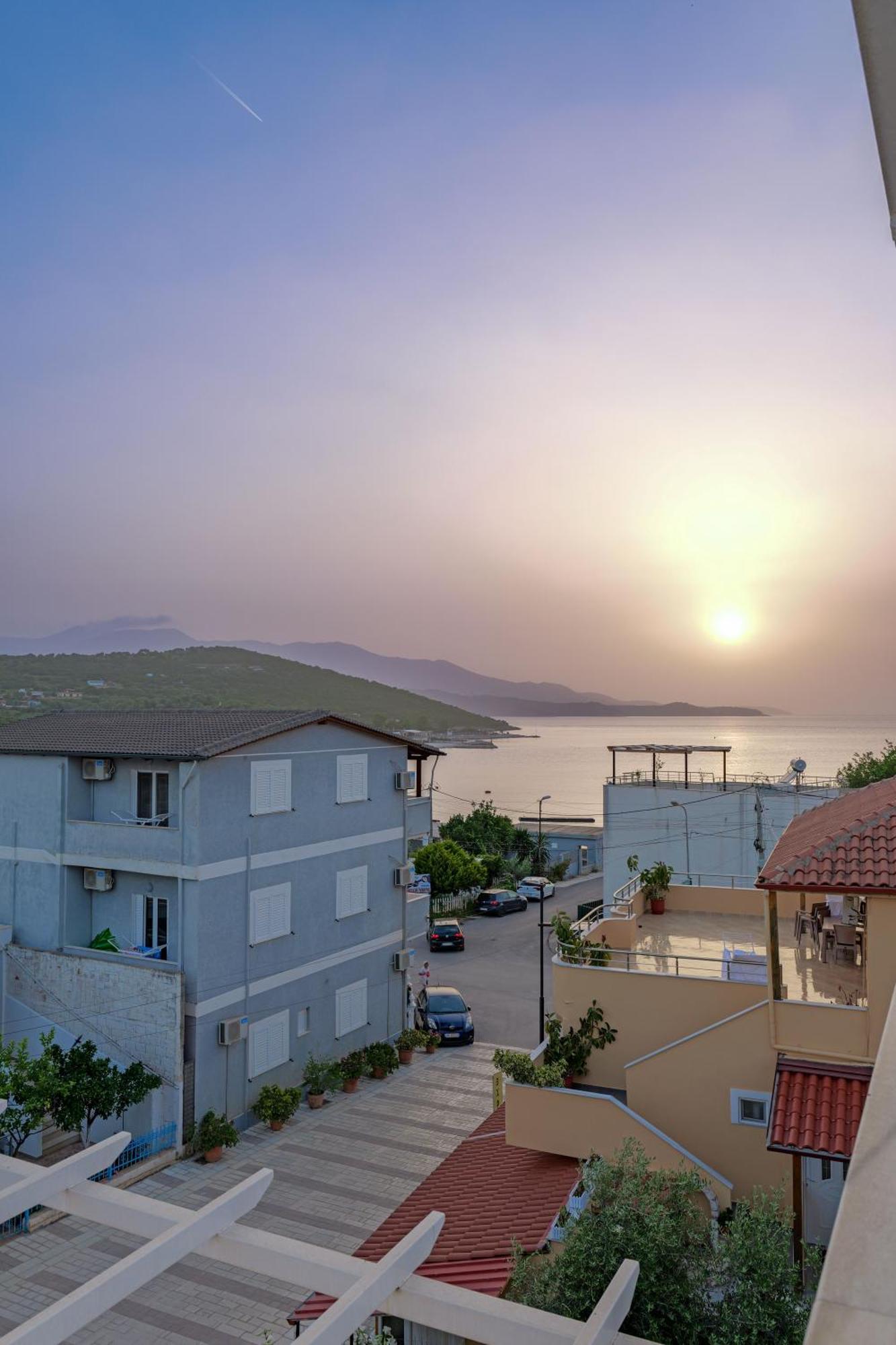 Hotel Veliaj Ксамил Экстерьер фото