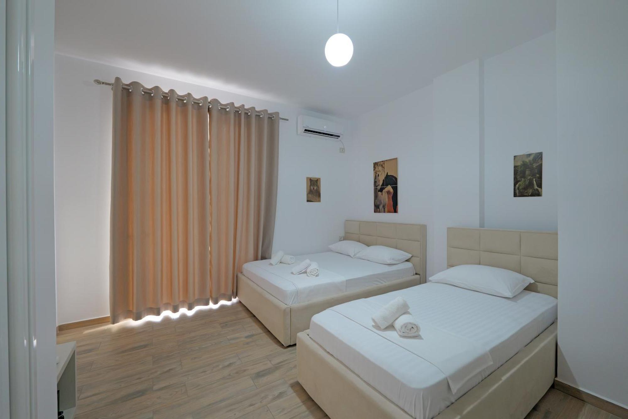 Hotel Veliaj Ксамил Экстерьер фото